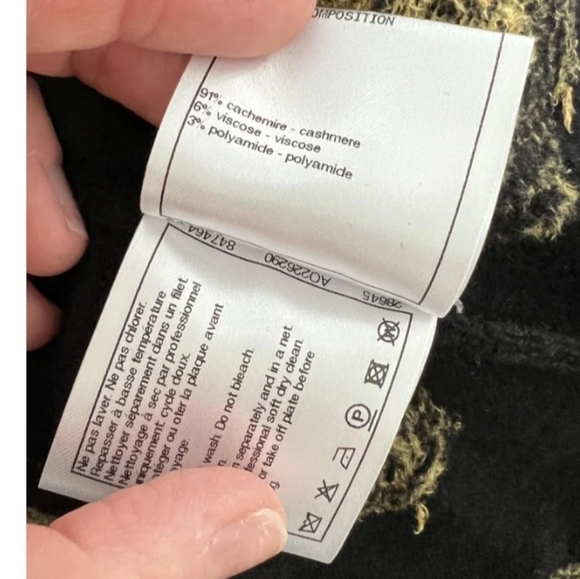 🆕️Chanel 2021 fall/winter CC mania Floral Swether - Picture 13 of 16